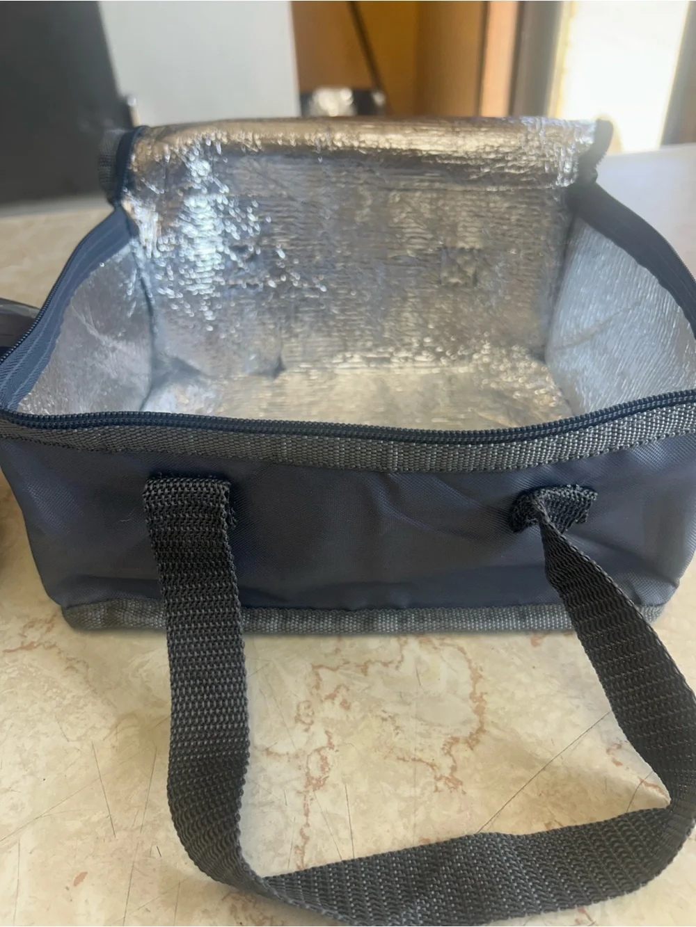 Source Unknown Navy Blue Electric Lunch Cooker with Locking Handle